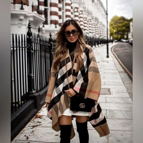 NEW 💕 XL BURBERRY LONDON 2025 Half Mega Giant Check Cashmere Scarf Shawl Wrap - Picture 1 of 13
